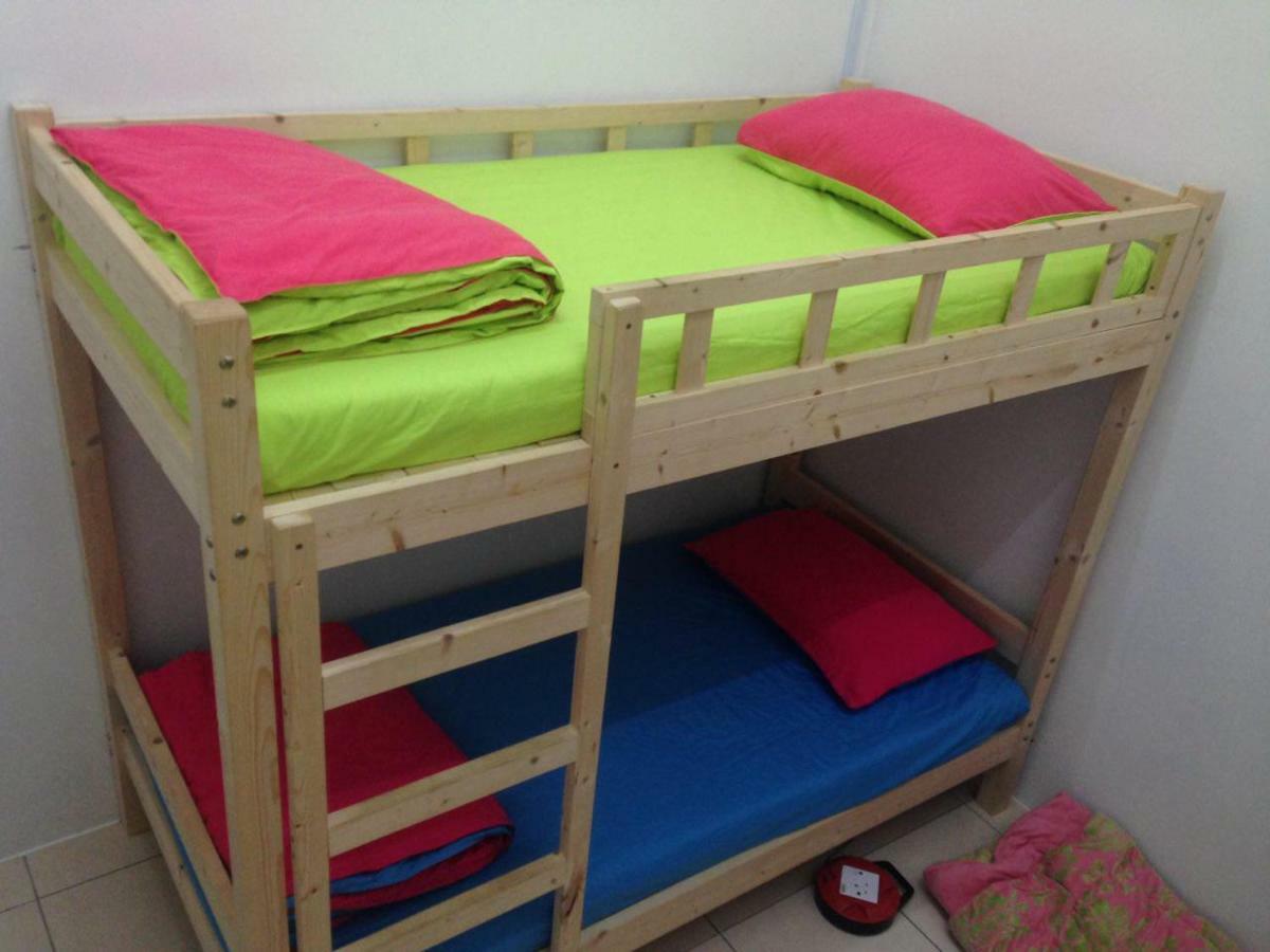 Nuha Homestay Сери-Искандар Экстерьер фото